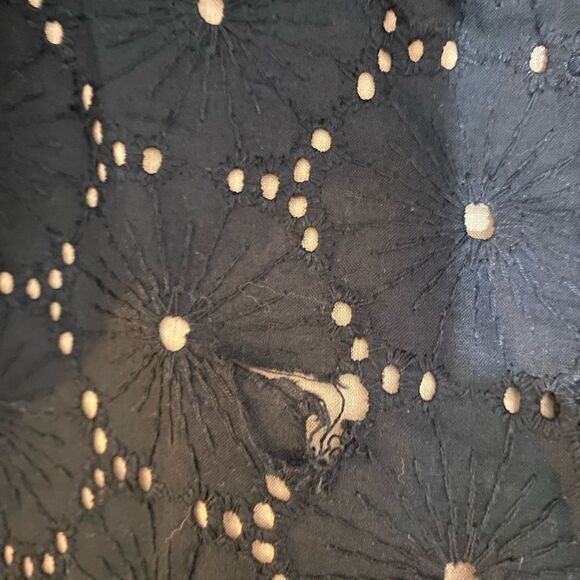 Talbots Women’s Black Eyelet‎ Skirt size 8  knee length cotton ( has small rip) - Picture 6 of 6